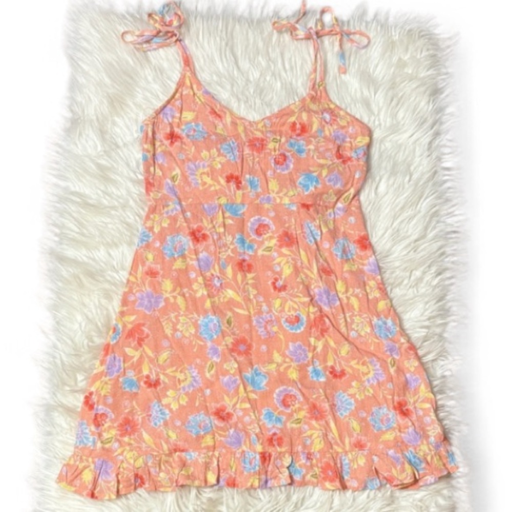 NWOT Billabong Pink Floral Heartbreaker Shoulder Tie Ruffle Bottom Mini Dress M